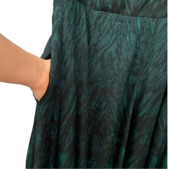 WHBM * POCKETS! * Dip Dye Fit-And-Flare Dress ELASTIC BACK, ADJUSTABLE STAPS 14 - Picture 8 of 11